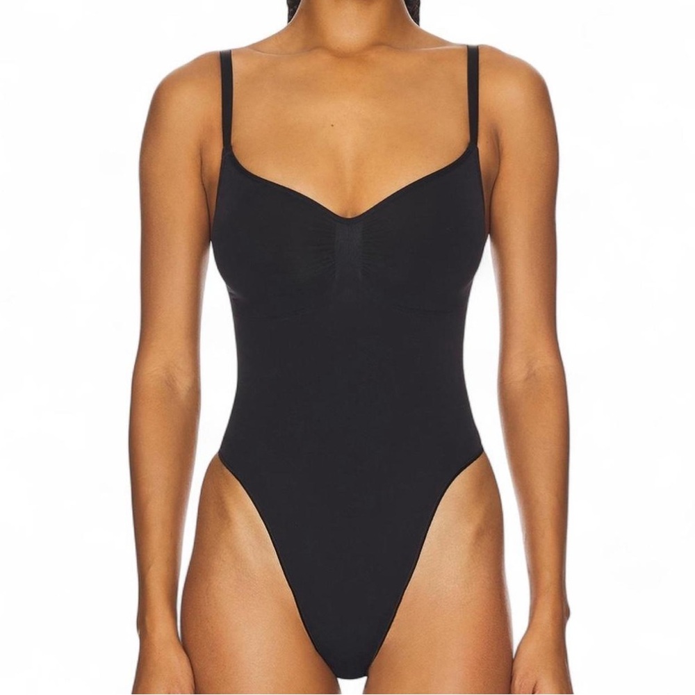 *SOLD* 
DUPE Skims Black Thong Bodysuit
